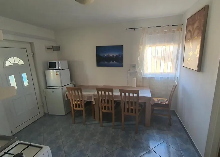 Filipovic Apartment Vir